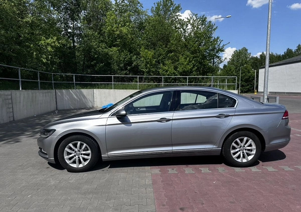 Volkswagen Passat cena 68300 przebieg: 135500, rok produkcji 2018 z Częstochowa małe 326